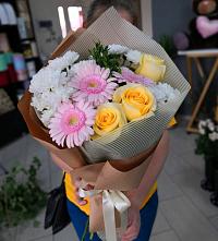 Букет цветов из:  Герберы, Розы и Хризантемы в Решетихе
