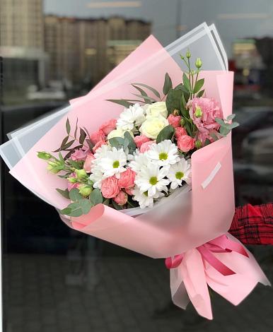 Букет цветов из: Розы, Лизиантусы и Хризантемы в Решетихе